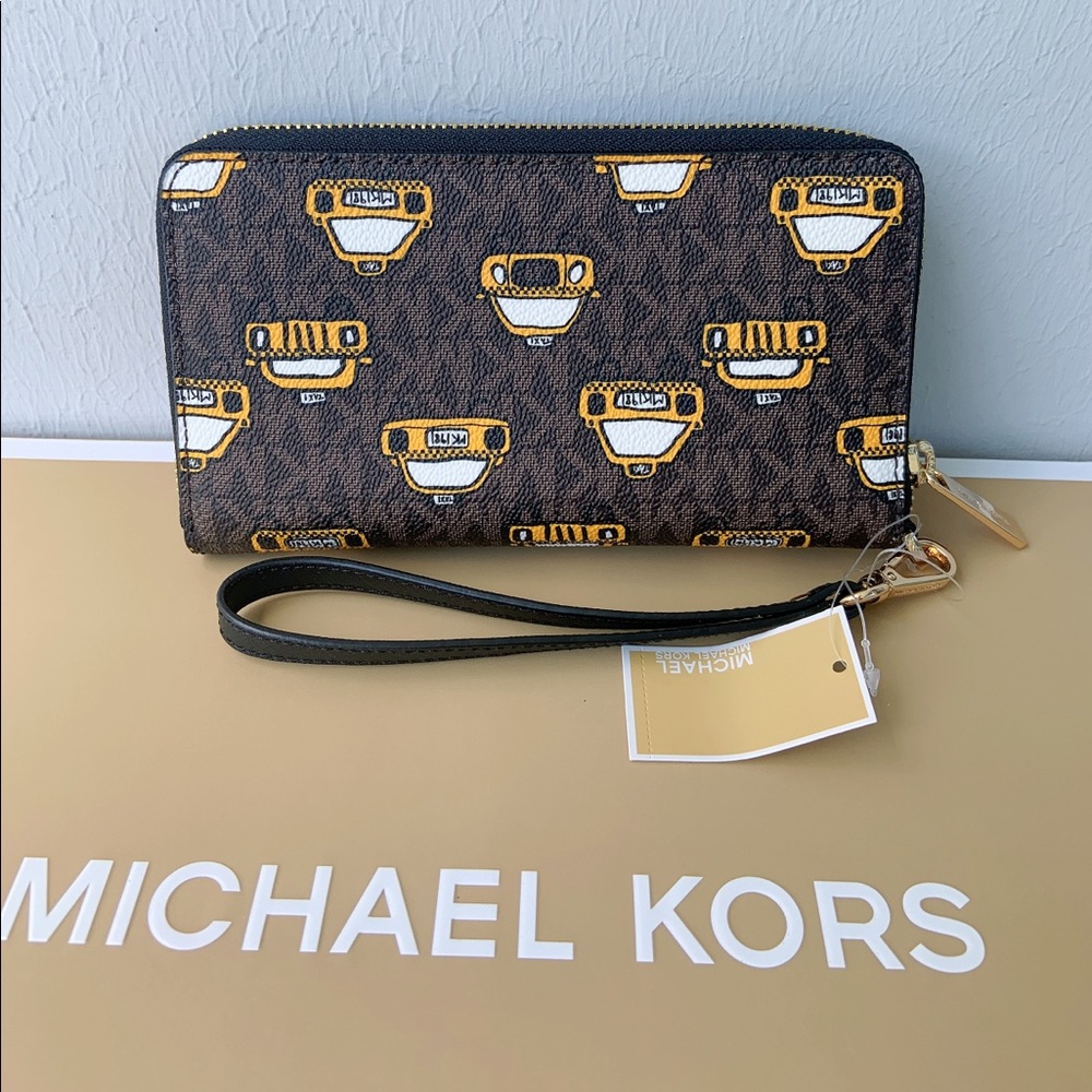 Michael Kors Taxi print wallet - Picture 4 of 16